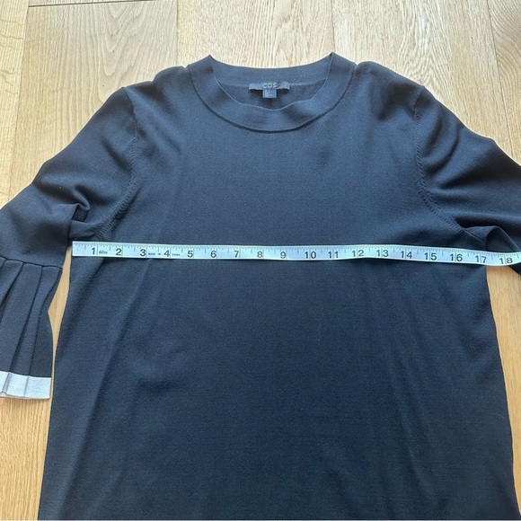 COS Black Light Sweater with White Accents - Picture 7 of 12
